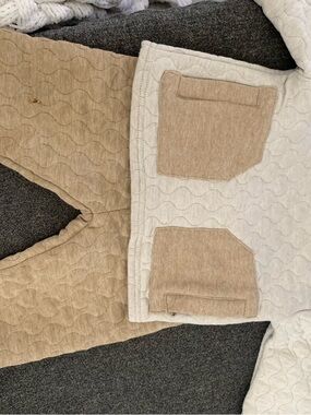 🌻Rachel Zoe Cream & Beige Quilted Knit Top